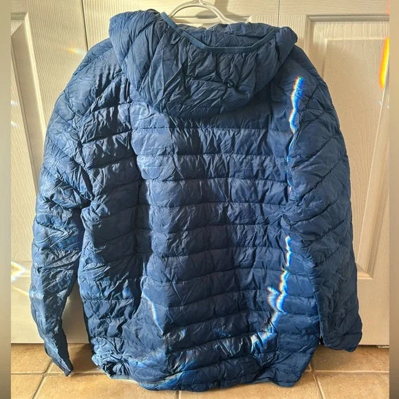 Simons Navy Puffer Jacket - Picture 3 of 5